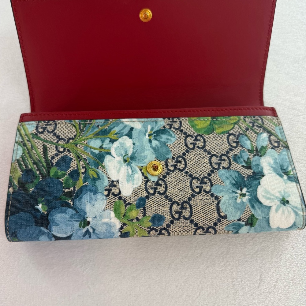 Gucci Floral GG Supreme Canvas Continental Wallet in Blue and Green - Picture 8 of 11